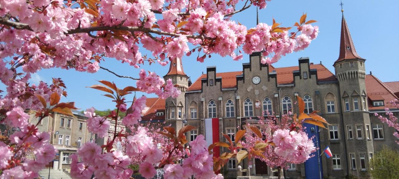 Mieszkanie W Srodmiesciu Blisko Rynku Walbrzych Bagian luar foto